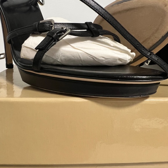 Sergio Rossi Ladies leather shoes NEVER WORN - Picture 3 of 9